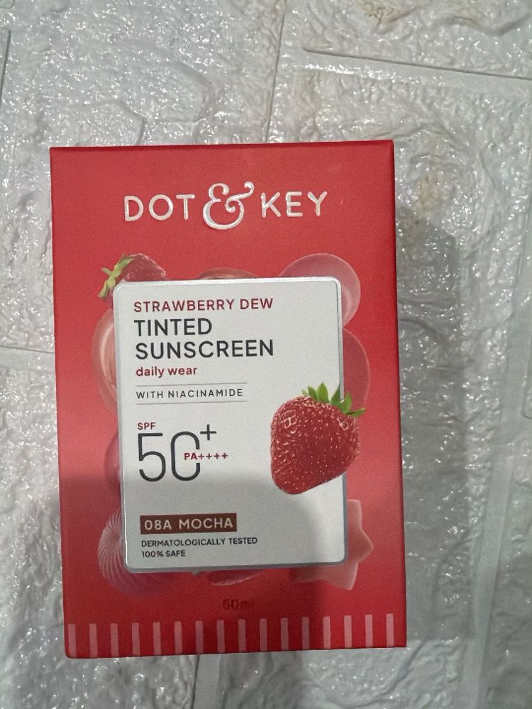 DOT &amp; KEY Strawberry Dew Tinted Sunscreen