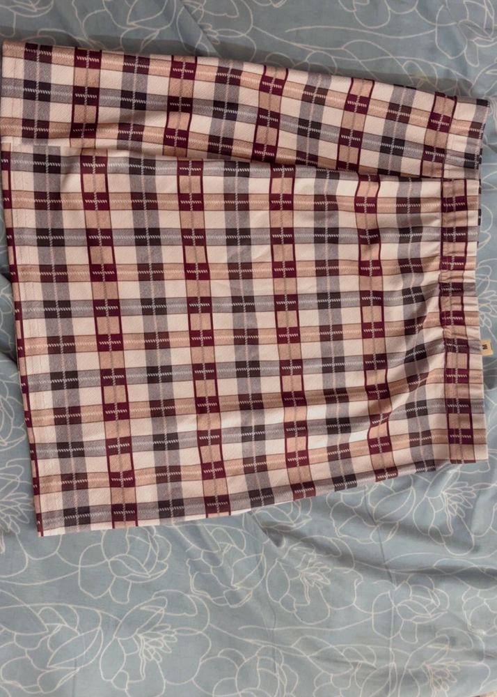 Mini cute check skirt