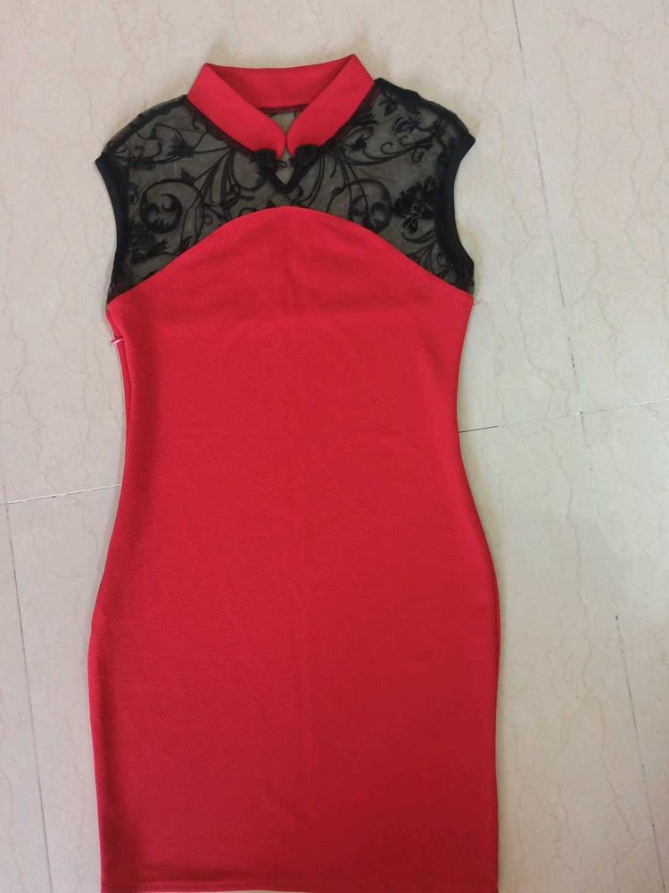 Chic Red Lace Sheath Dress