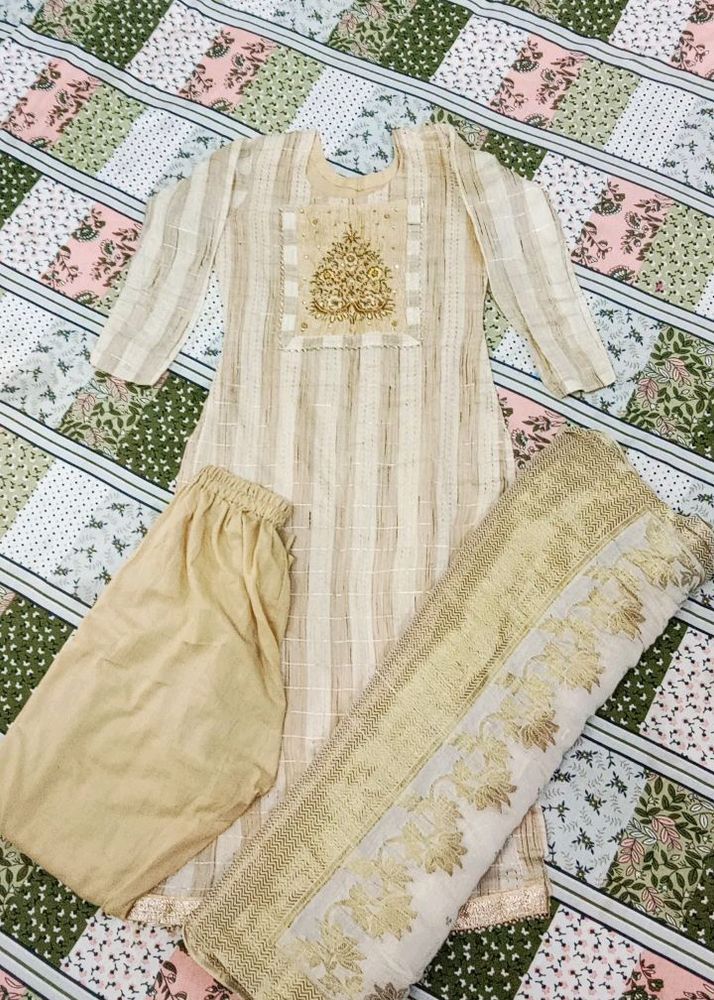 Golden Suit Set.. 🧡