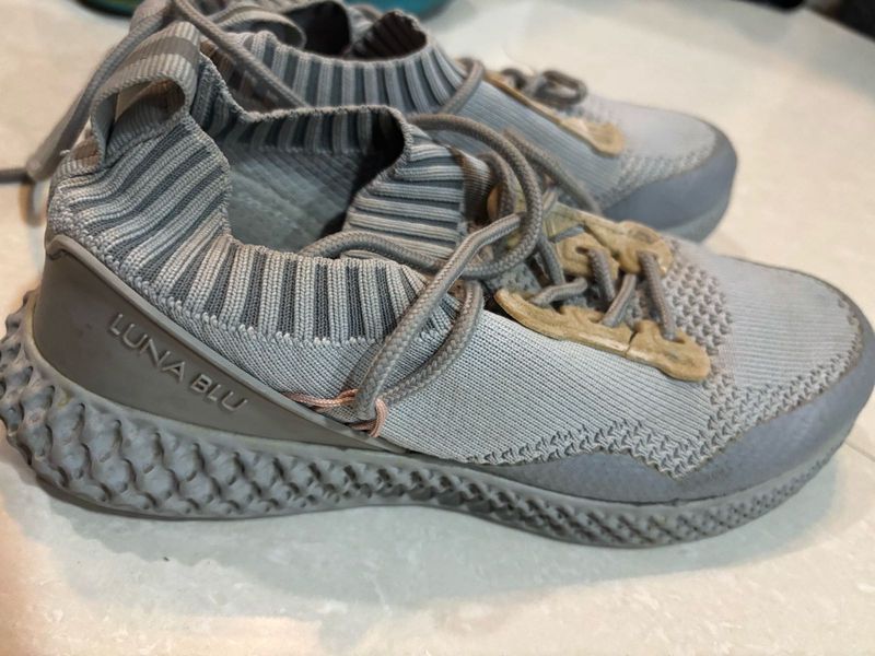 Luna Blu Grey Sneakers