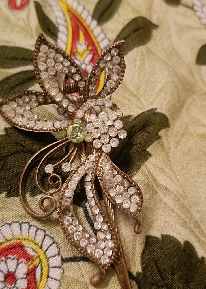 Vintage Rhinestone Flower Brooch for hair