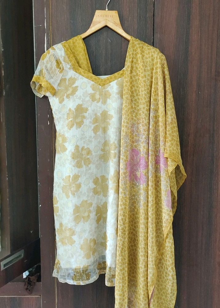 Beige Stonework Kurta Suit Set | Bust 38 | Waist F