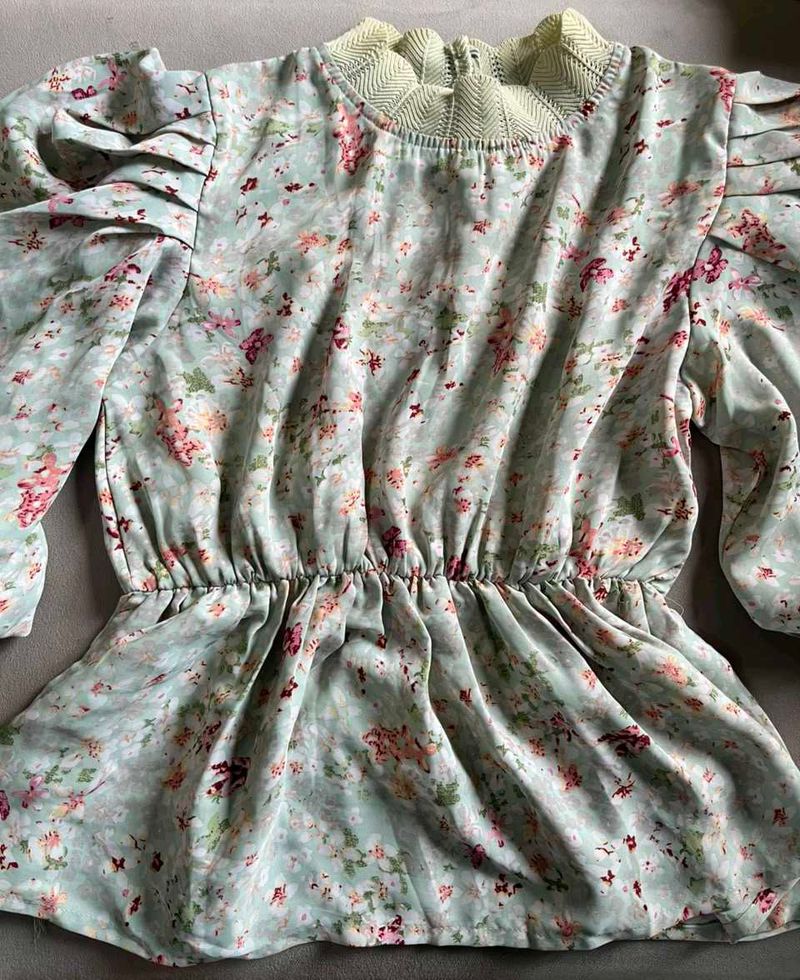 Chic Floral Peplum Top
