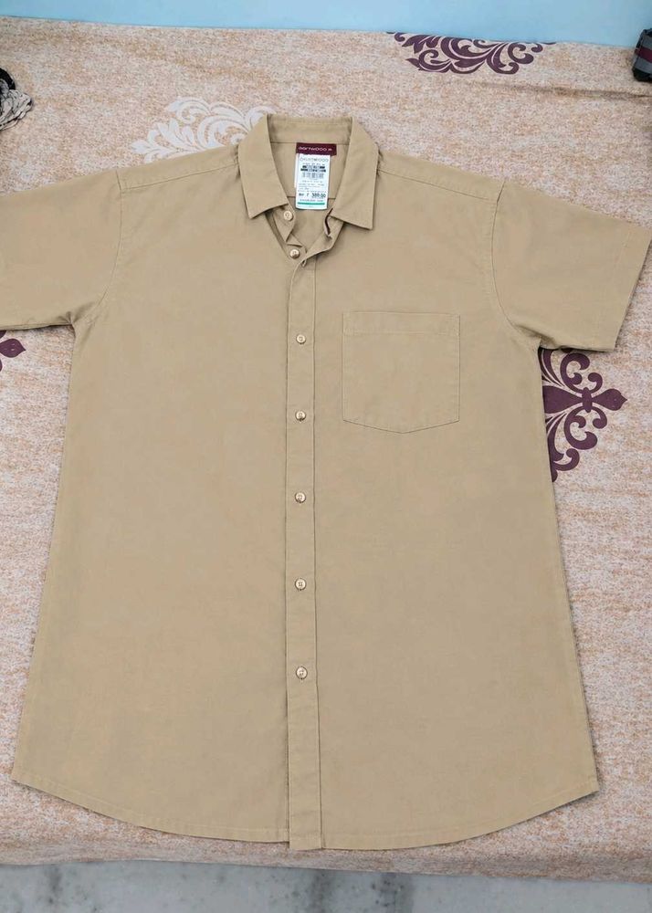 Men's Short Sleeve Button-Up Shirt
