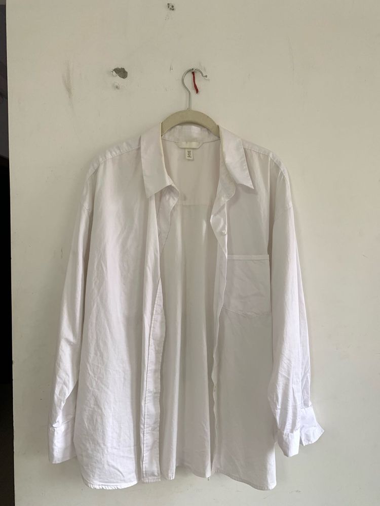 H and M white shirt