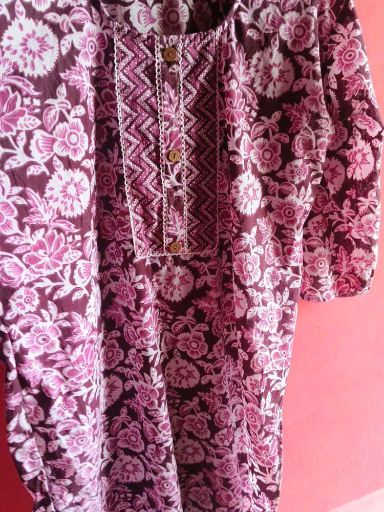 Floral Print Kurta with Wooden Buttons XL size
