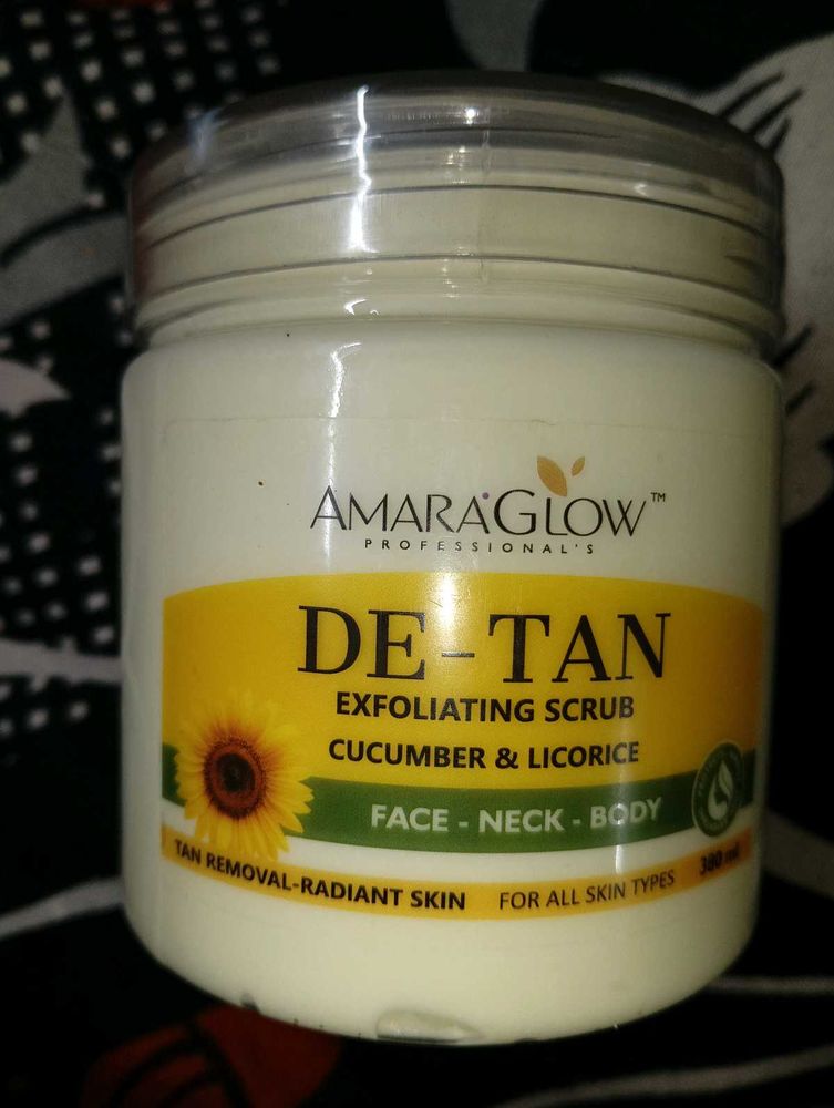 AmaraGlow De-Tan Exfoliating Scrub