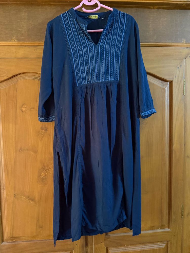 Elegant Navy Blue Embroidered Kurta