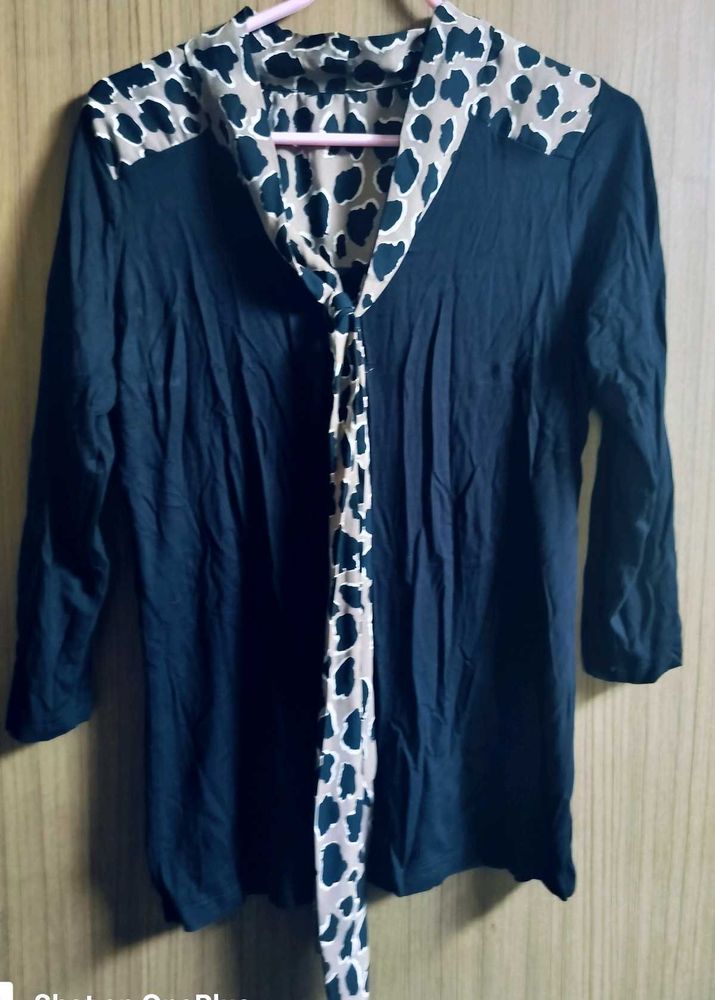 Chic Black Top with Animal Print Collar