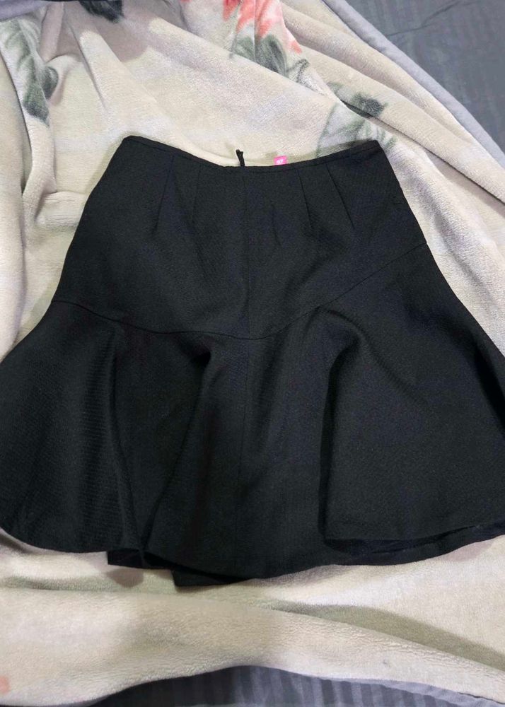 Chic Black Flared Mini Skirt