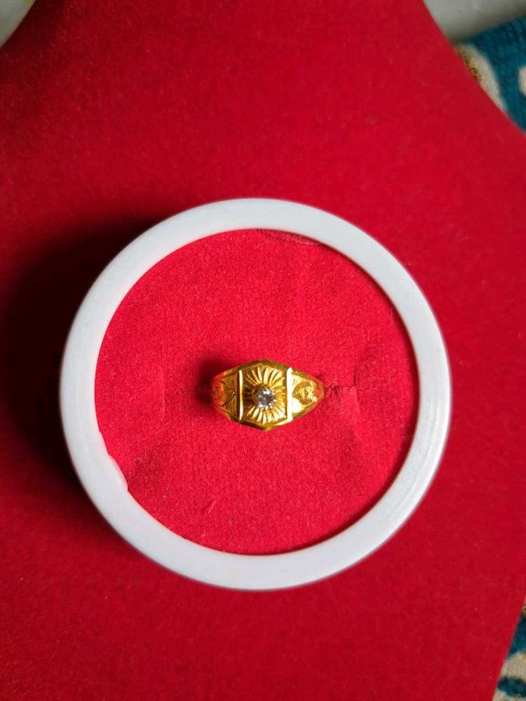 Elegant Gold Ring with Stone Accent