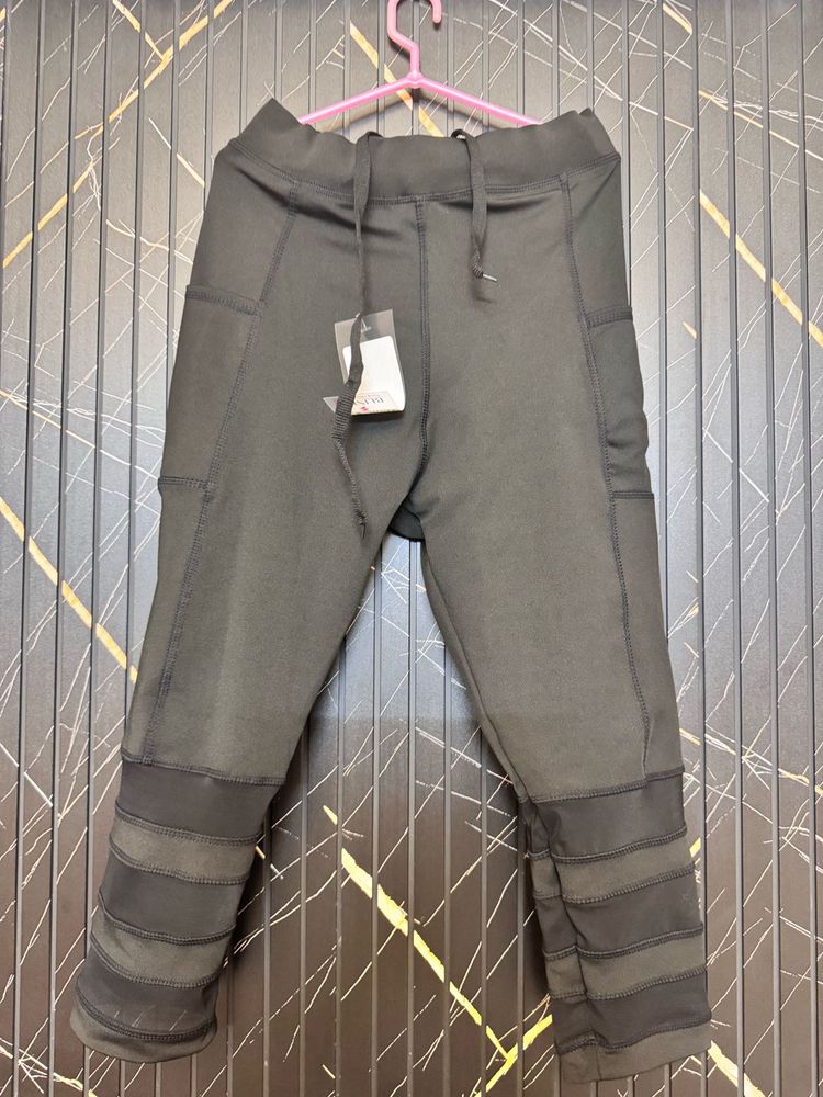 BLINKIN Women's Slim Fit Polyester Capri Pants