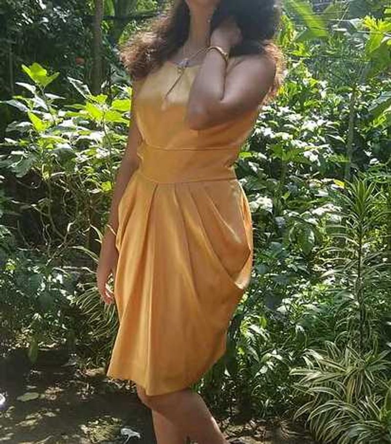 Elegant Golden Sleeveless Dress