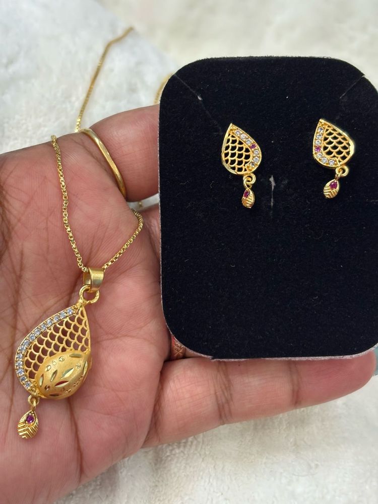 Gold Plated Pendant Set with Earrings