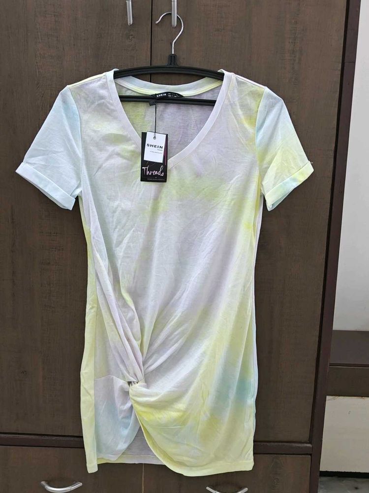 Stylish Tie-Dye Twist Front Top