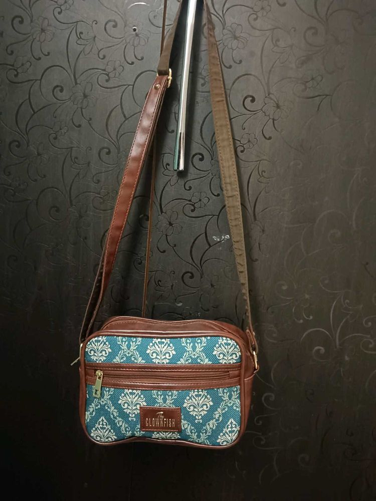 Stylish Clownfish Crossbody Bag