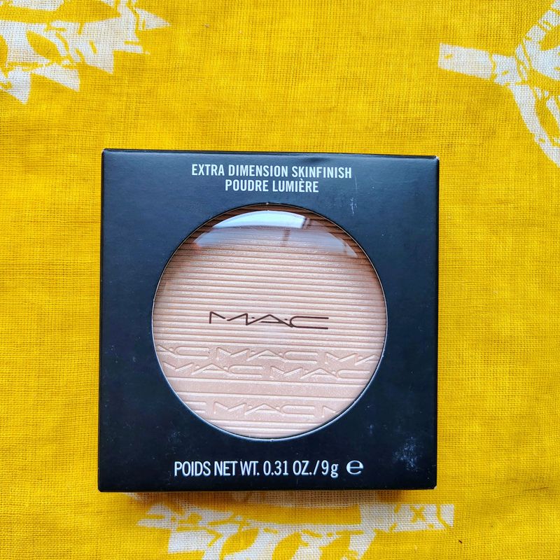 MAC Extra Dimension Skinfinish