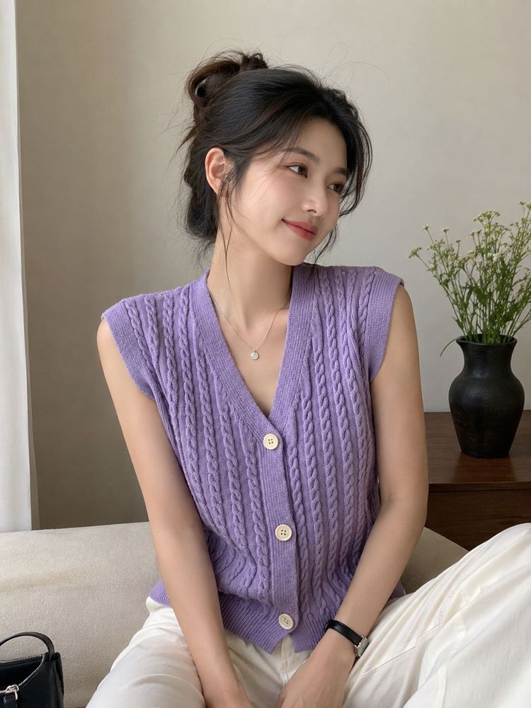Lavender Cable Knit V-Neck Vest