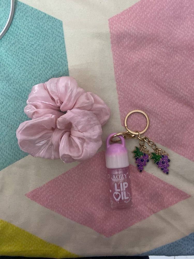 COMBOSALE Cute Scrunchie &amp; LIPGLOSSKeychain Set