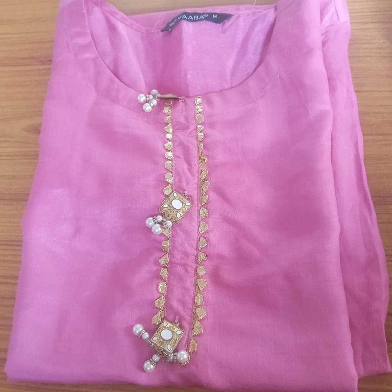 Elegant Pink Embroidered Kurta