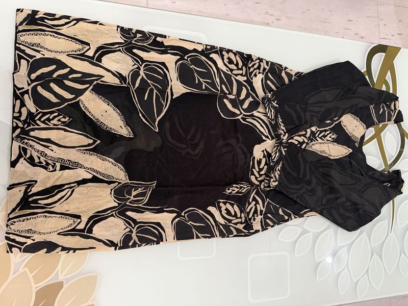 Elegant Black Floral Print Saree