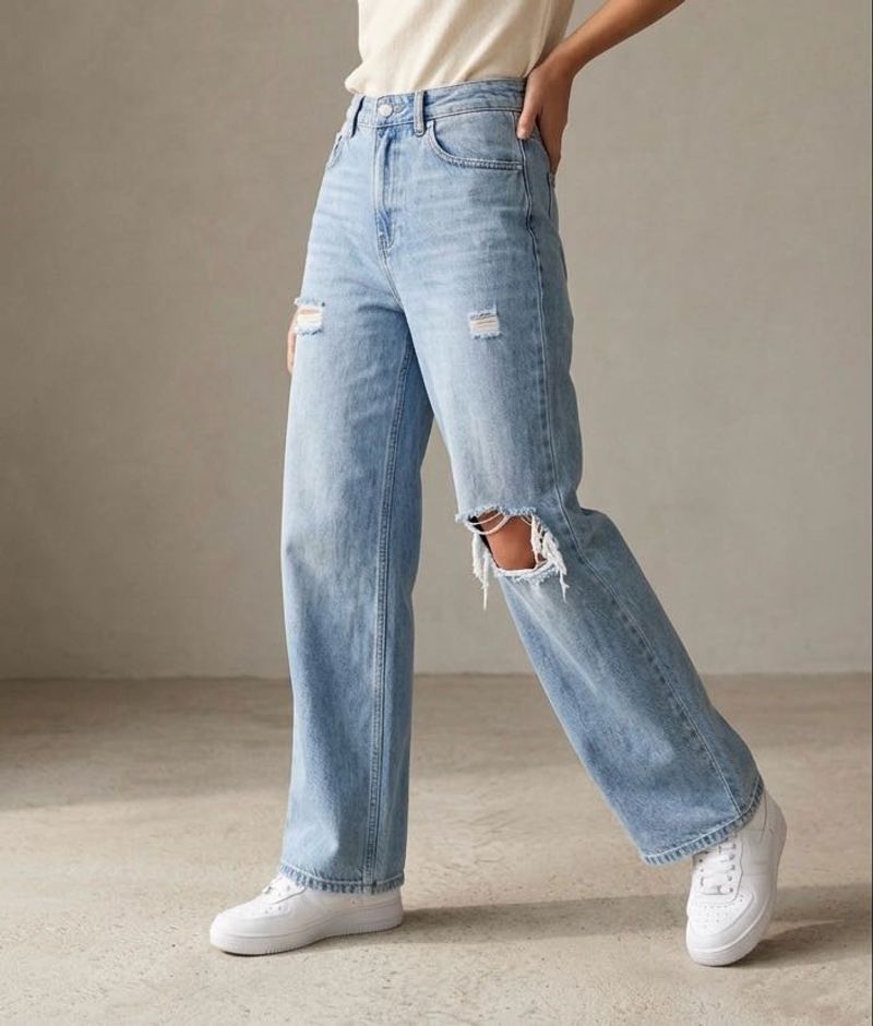 Light Wash Ripped Wide-Leg Jeans