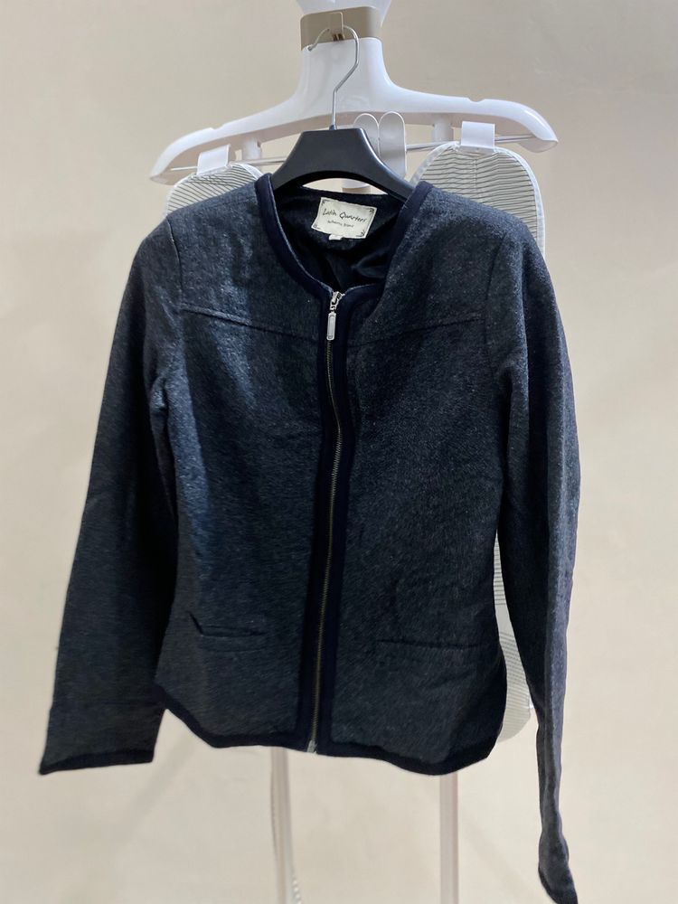 Chic Navy Blue Zip-Up Jacket