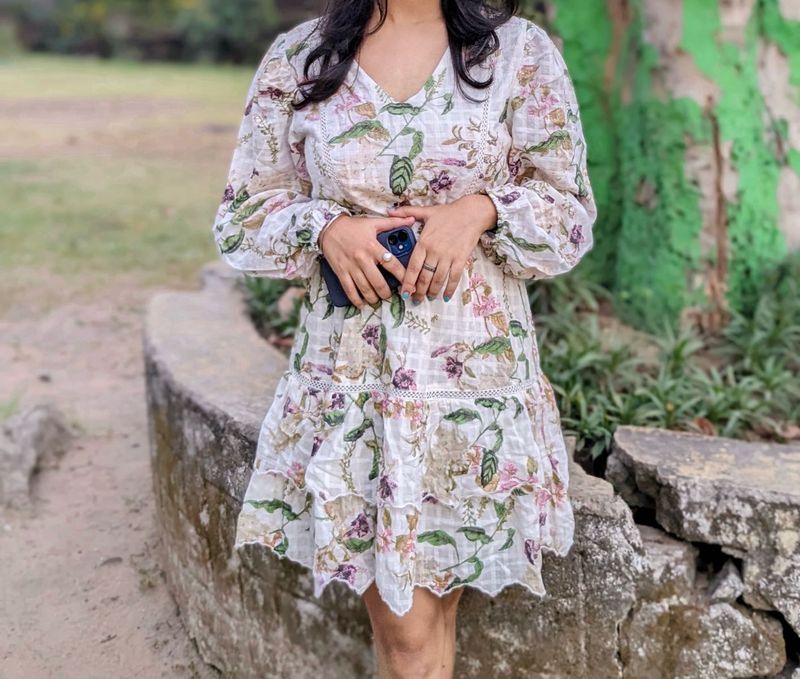 Floral Print V-Neck Mini Dress