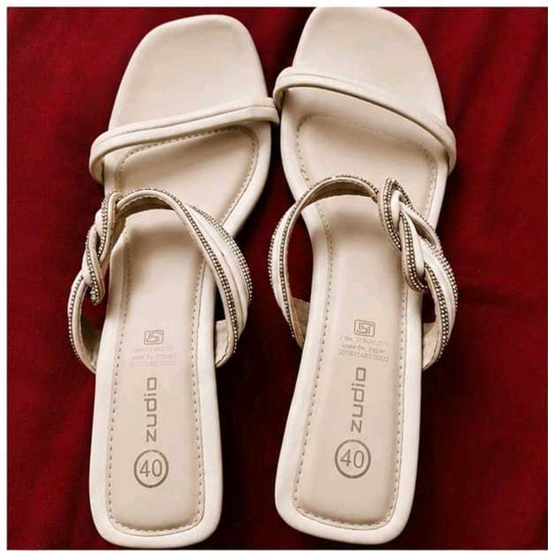 Zudio NEW Cream Heels with Straps