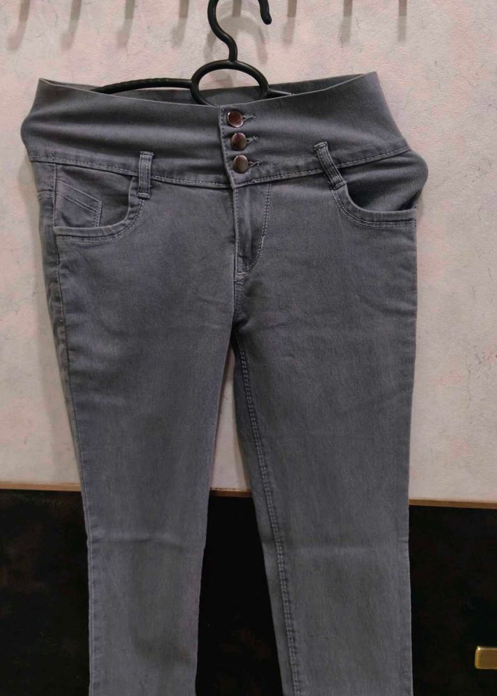 Gray High-Waisted Skinny Jeans