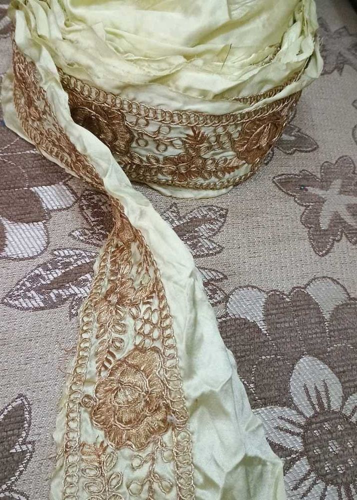Embroidered lace