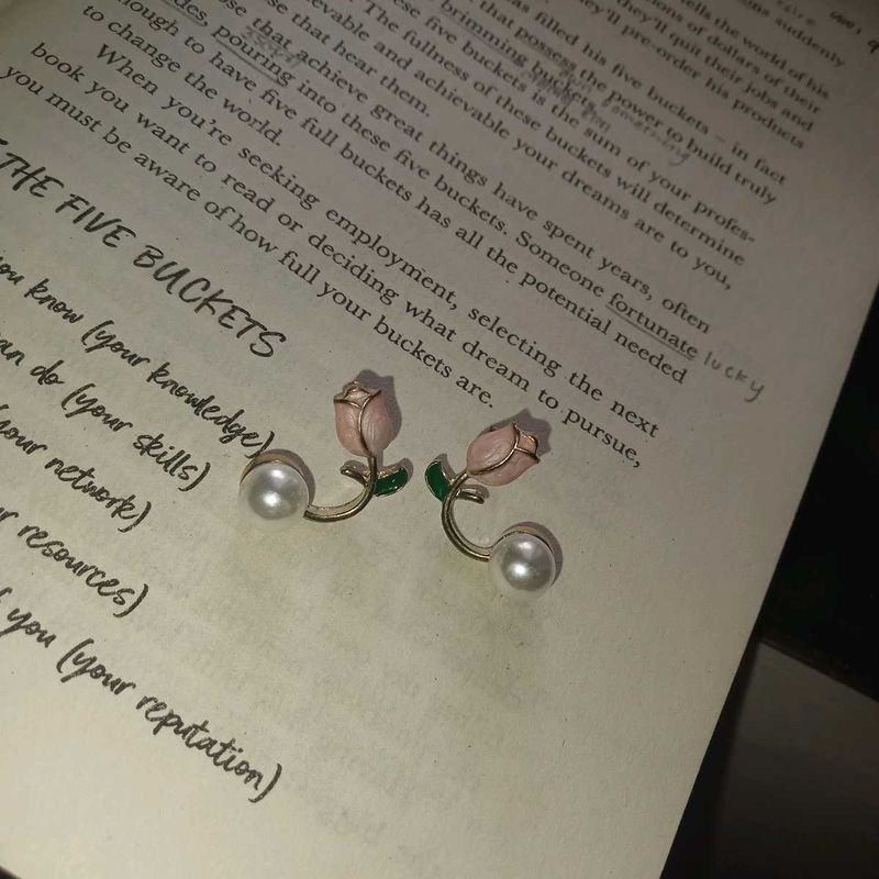 Cute Tulip Pearl Earrings