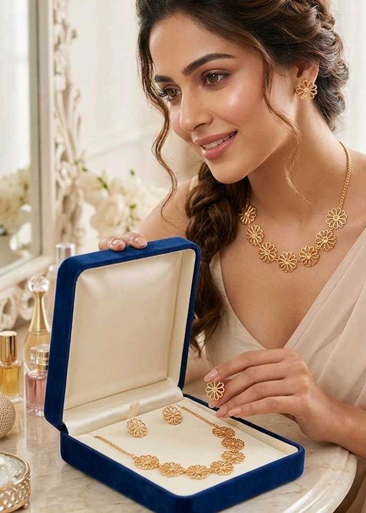 Exquisite Floral Gold Jewellery Set with bracelet