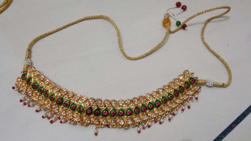 Elegant Kundan &amp; Pearl Choker Necklace