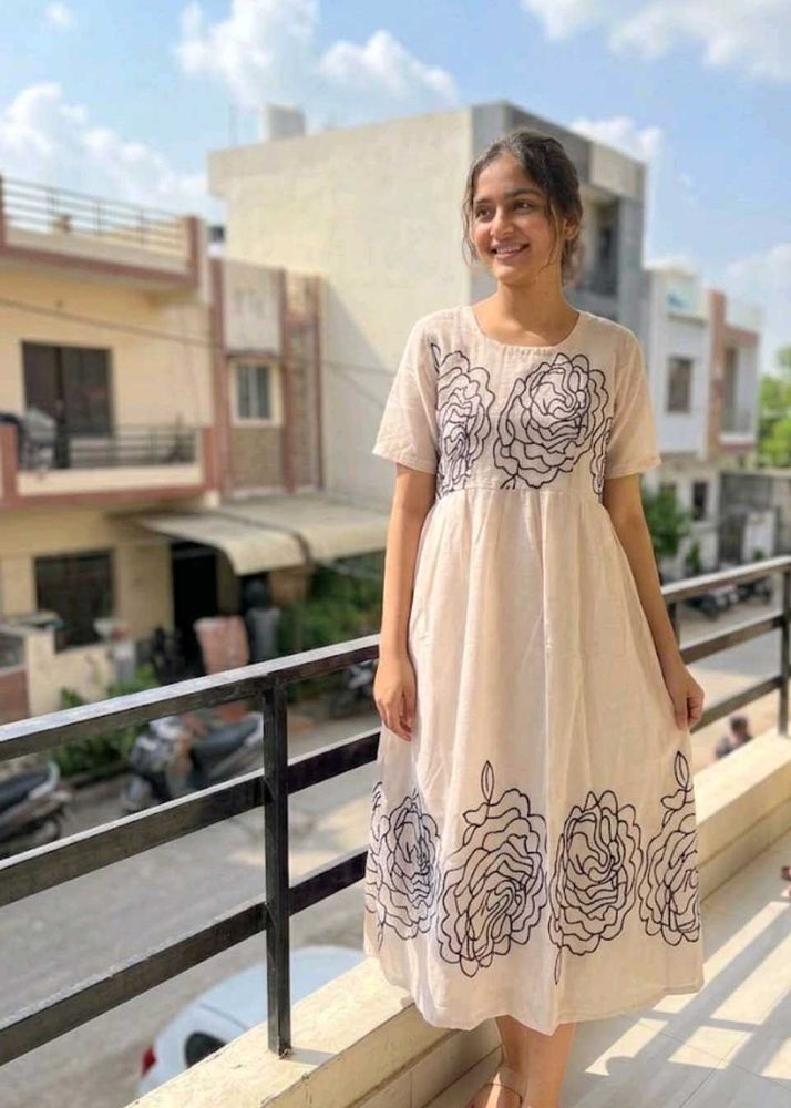 Elegant Beige Kurta with Floral Embroidery