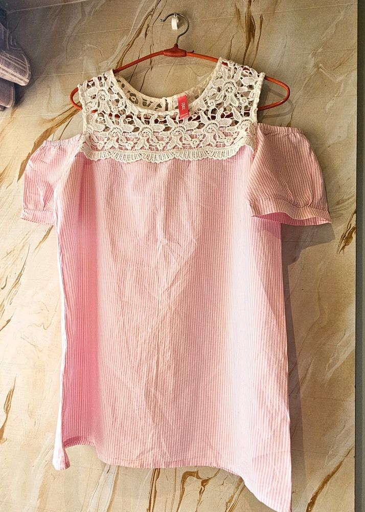 DJ &amp; C PINK Crusia Topoff Shoulders