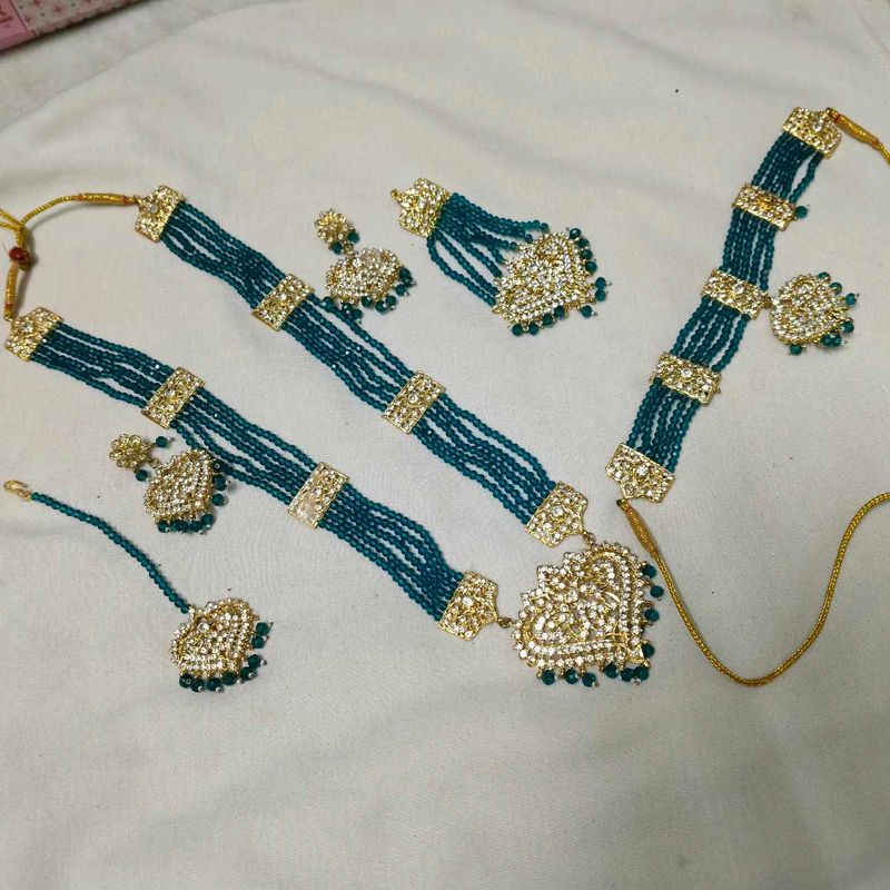 Stunning Teal Beaded Jewellery Set