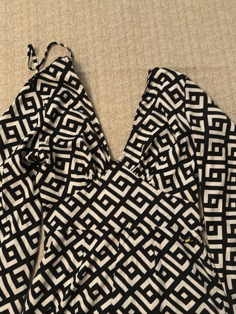 Chic Black &amp; White Geometric Print jumpsuit