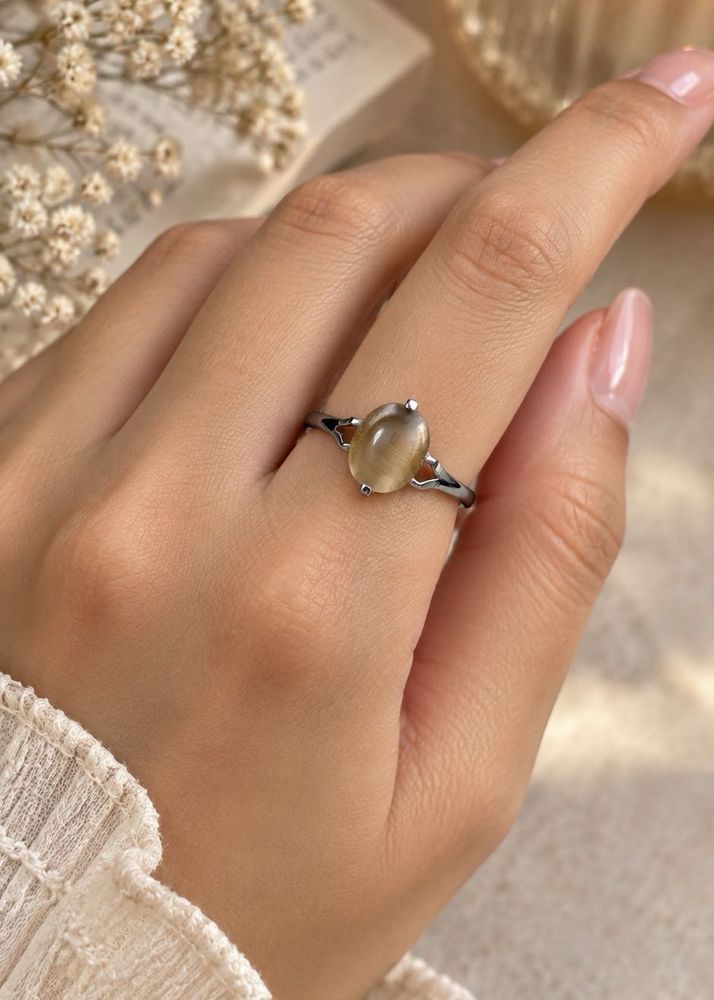 Elegant Oval Gemstone Unisex Ring