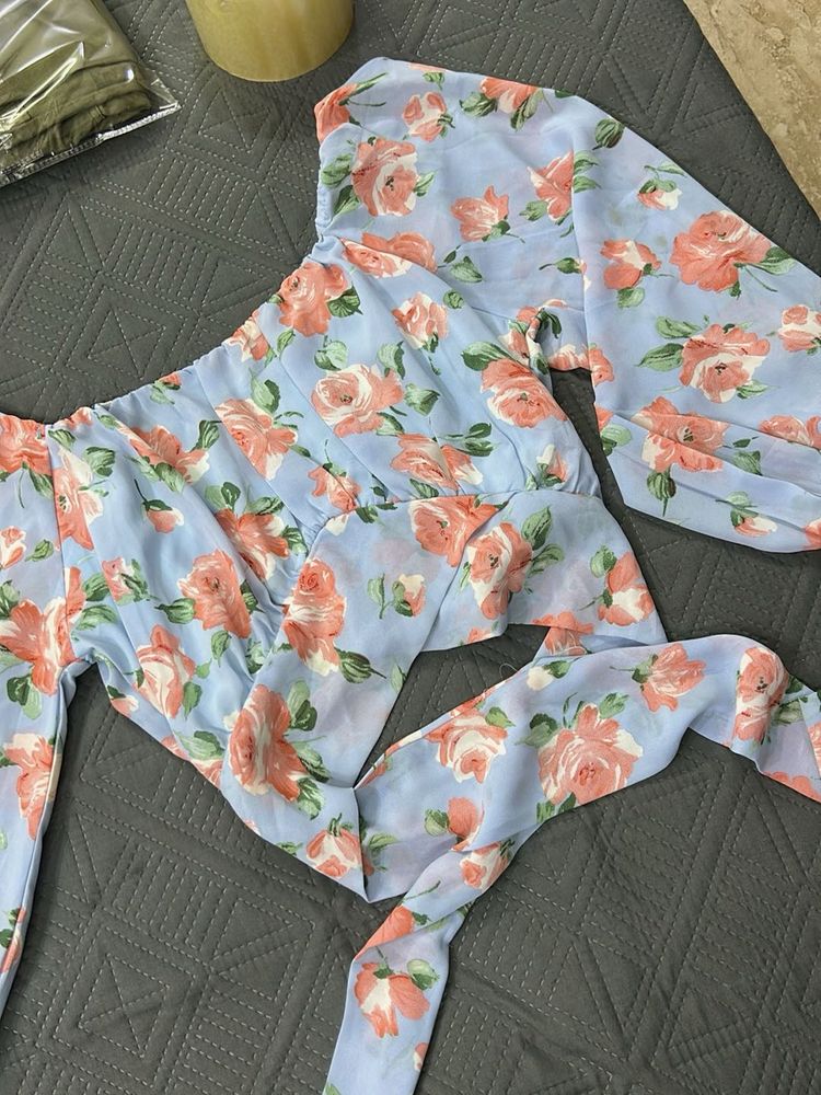 Blue Floral Puff Sleeve Top