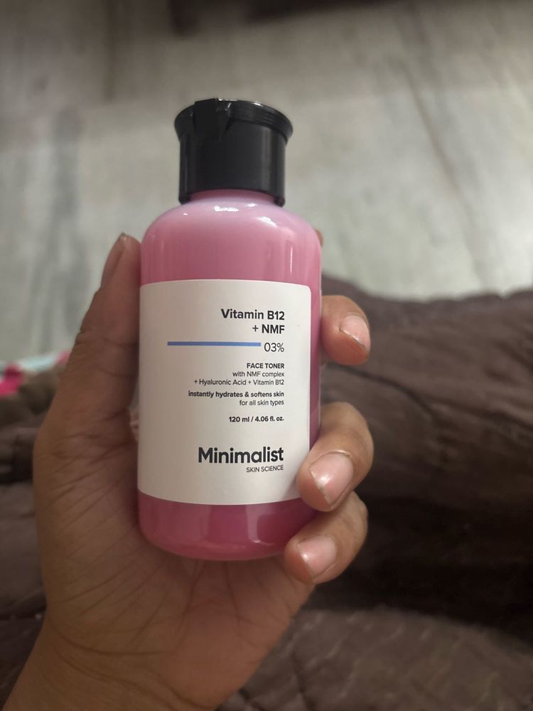 Minimalist Vitamin B12 Face Toner