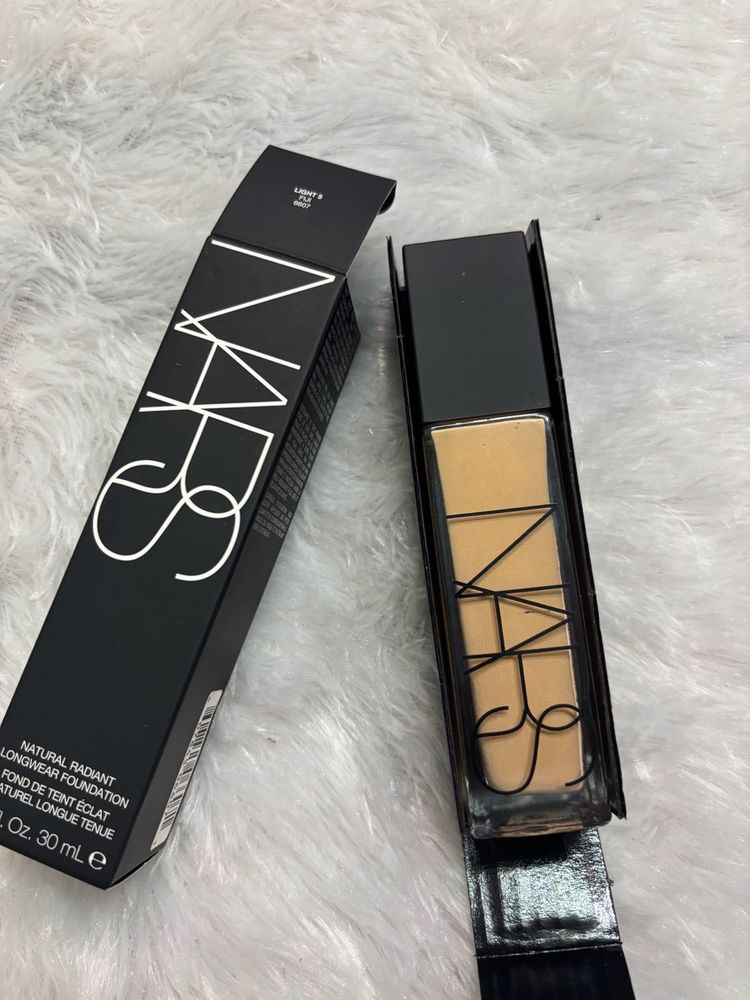 NARS Natural Radiant Longwear Foundation