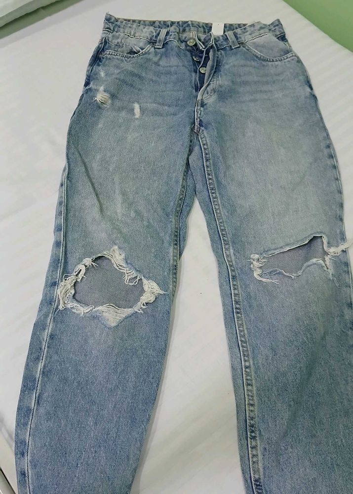 H&amp;M Distressed Light Wash Mom Jeans