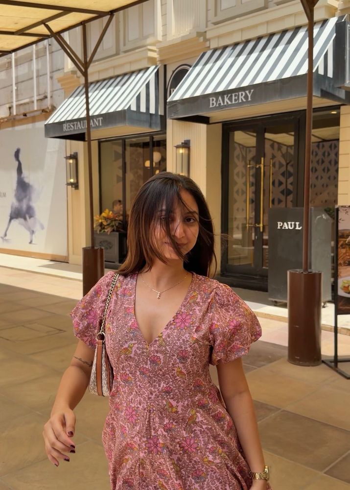 Chic Pink Floral Midi Dress