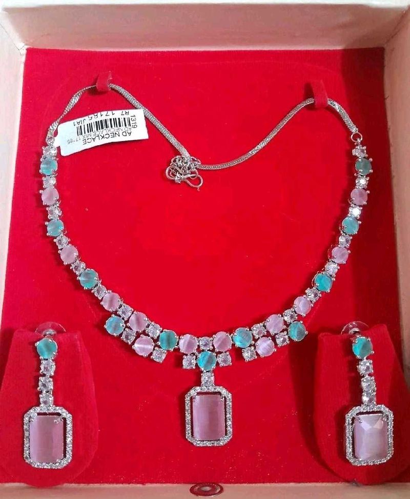 Stunning Gemstone Necklace &amp; Earring Set