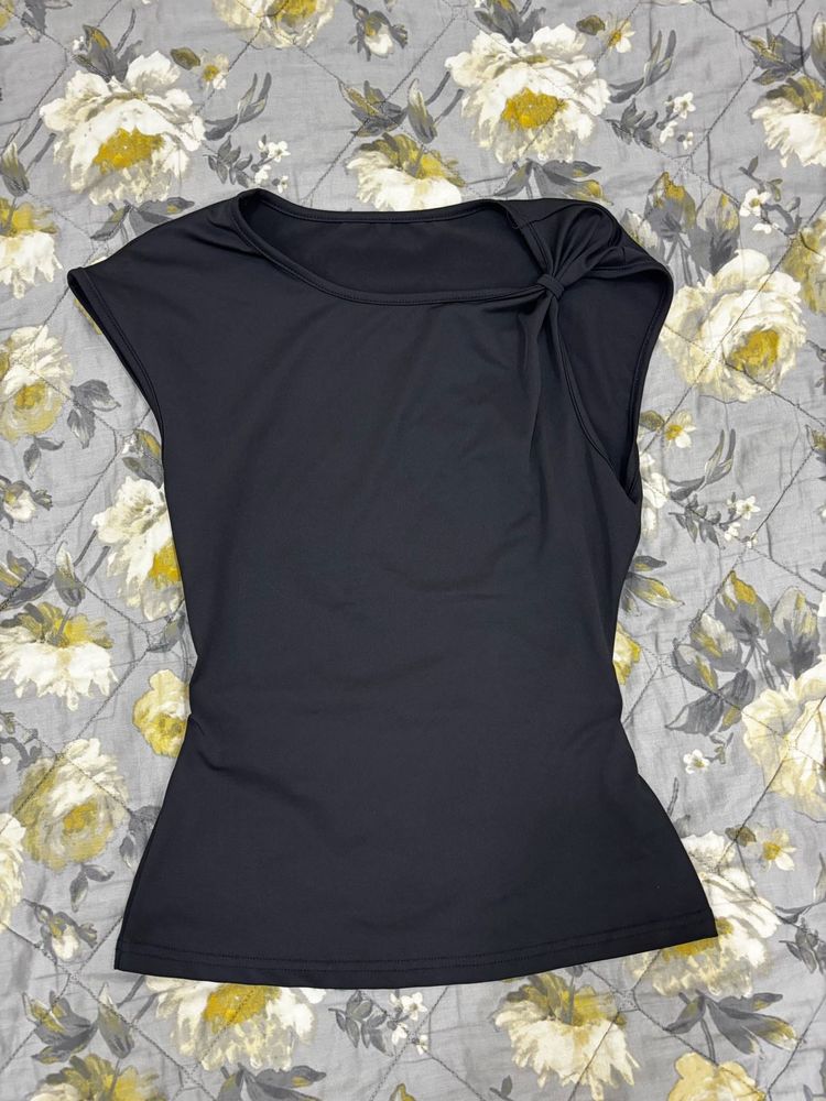Classic Black Cap Sleeve Top