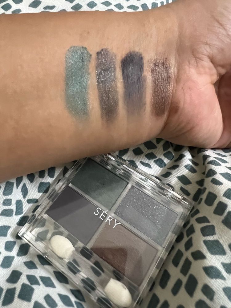 SERY eyeshadow palette