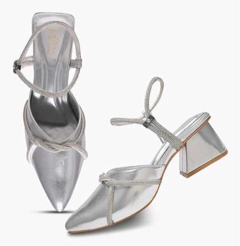 Silver Methallic Heels ✨️👠