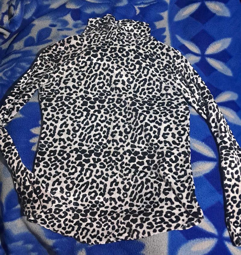 Leopard Print Turtleneck Top
